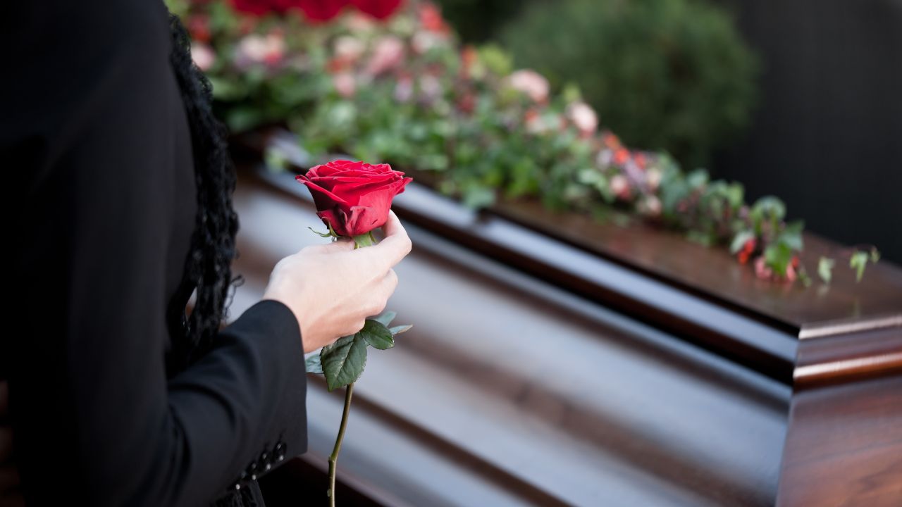 Nowelizacja ustawy o zasiłku pogrzebowym. O ile może wzrosnąć nowe świadczenie?