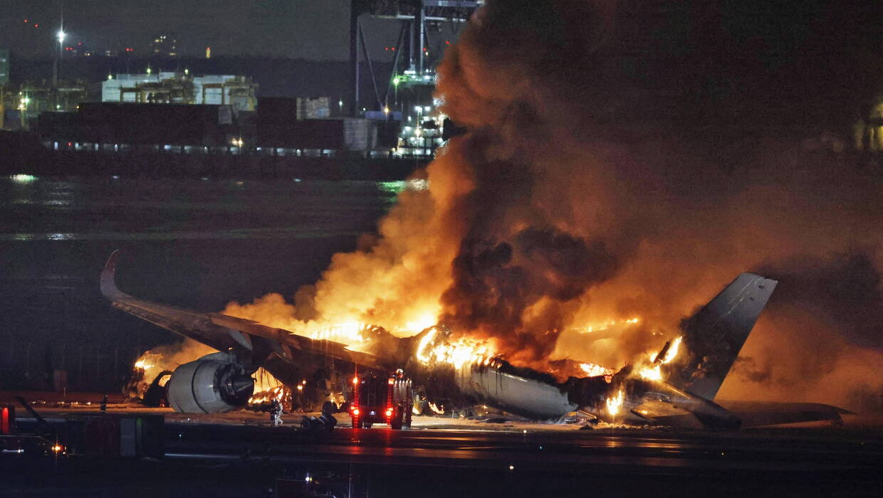 Cud na Hanedzie - ewakuacja prawie 400 osób z płonącego samolotu na lotnisku Tokio- Haneda